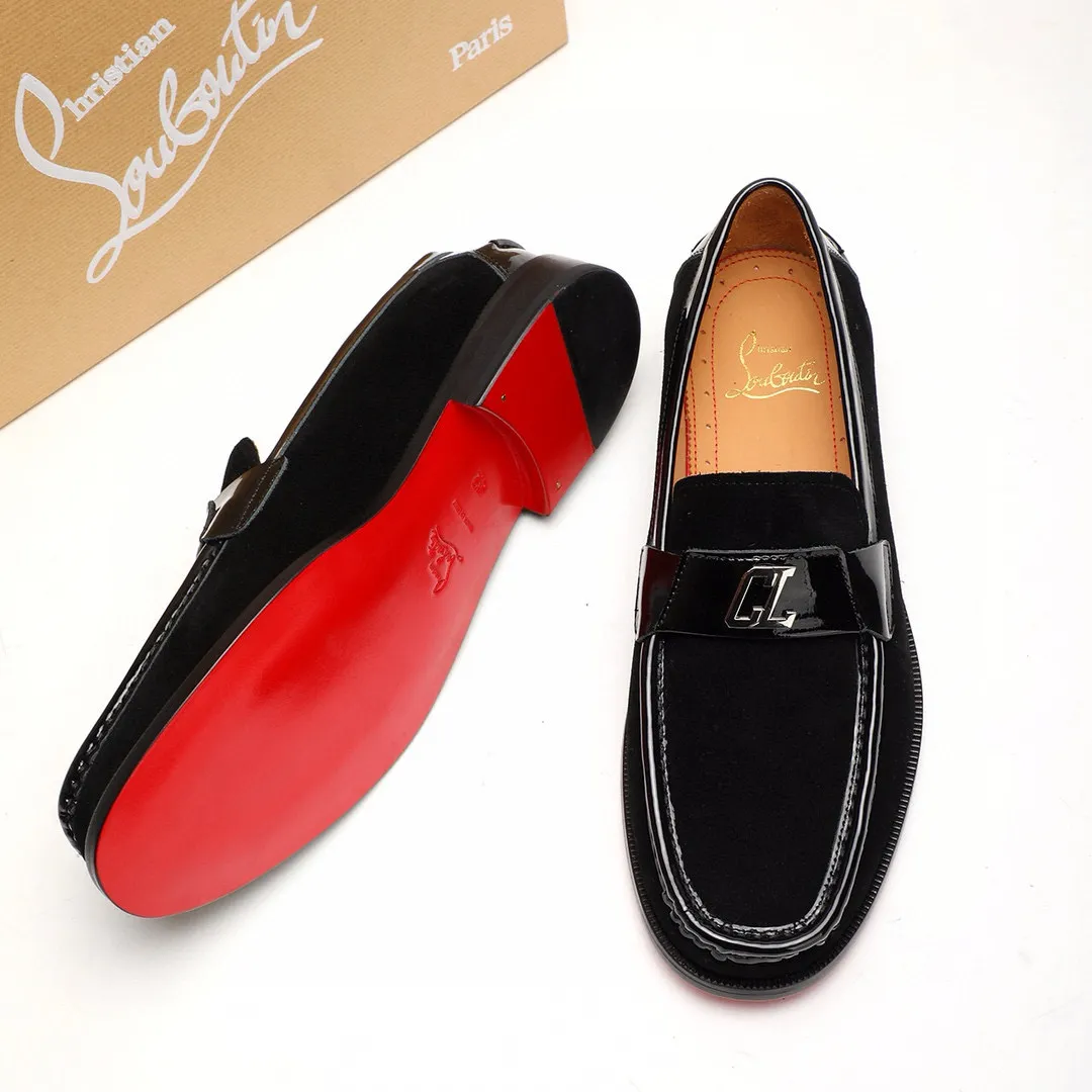 Batch 1,080 yuan 💰••New real shots••CL～High-end men’s 👔casual•loafers with red soles! ••🆑Genuine and top-quality goods from original orders ••✅💯 Purchase goods from top-quality original orders! Original imported patterned cowhide ➕Imported cowhide lining ➕Cowhide feet ➕Original leather outsole~🉑️Feel free to compare the authentic ones! Size: 38-44 (45.46.47 can be customized)